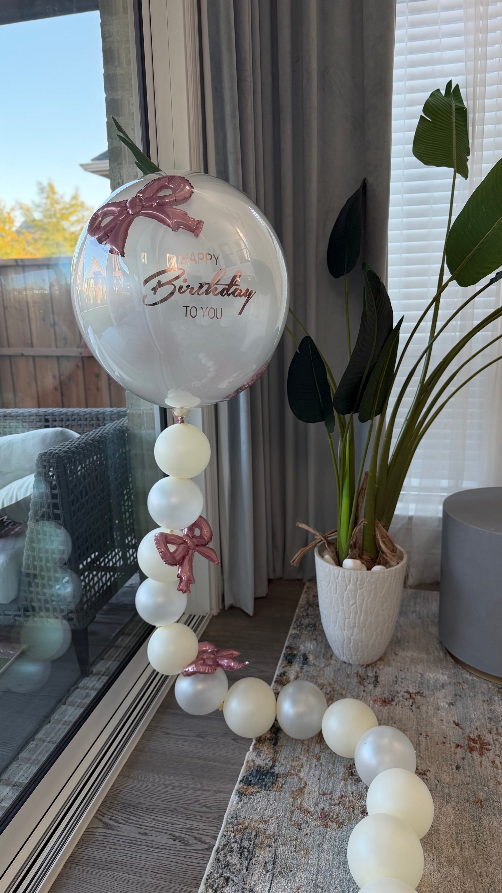 🎀 Birthday Bow Bubble Balloon – Luxury Floor Display