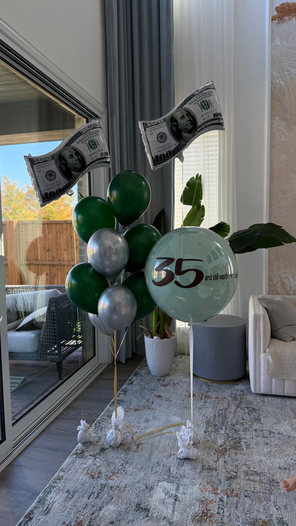 💸 “35 & Still Worth Every Dollar” Balloon Set 💸