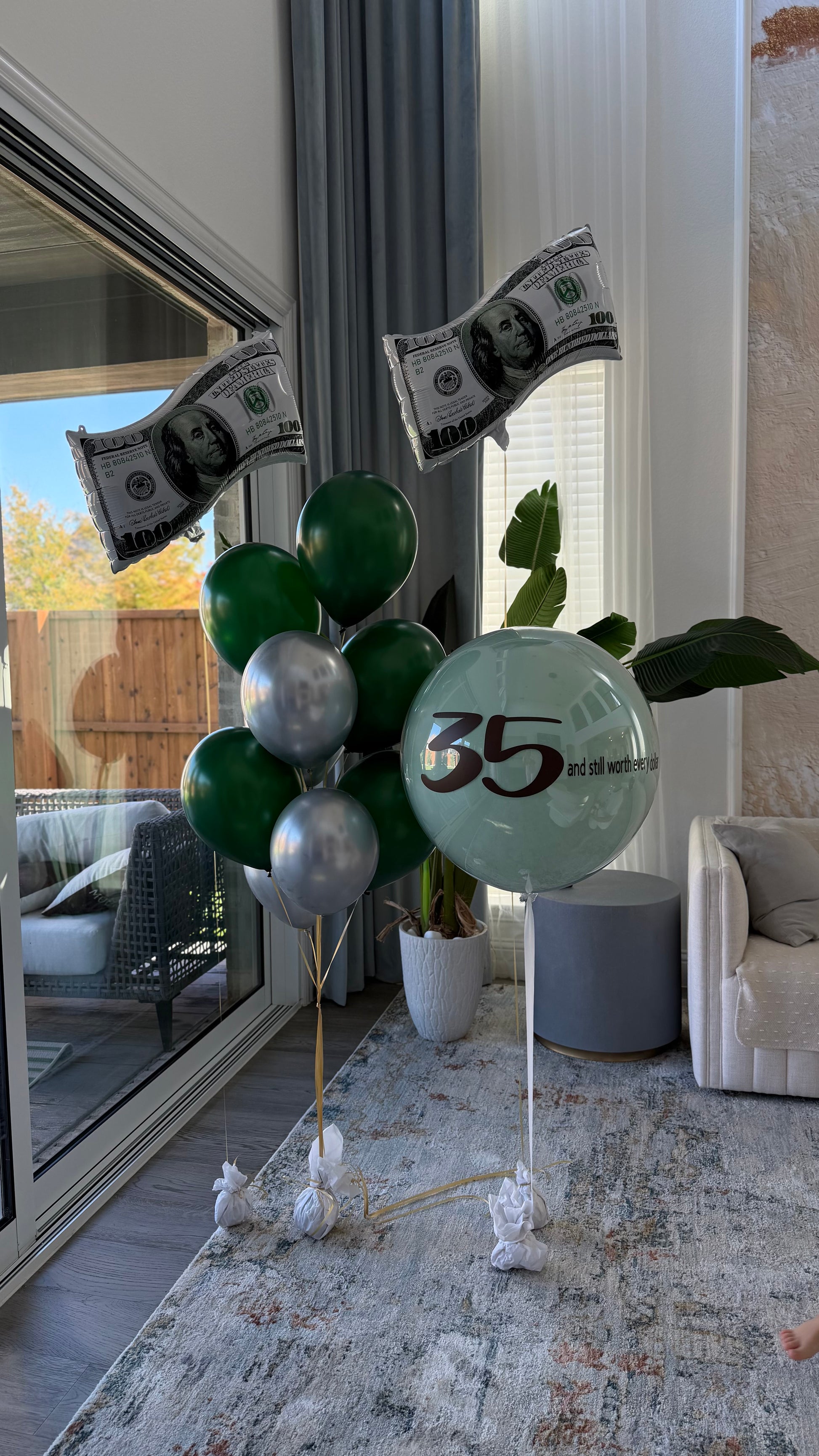 💸 “35 & Still Worth Every Dollar” Balloon Set 💸
