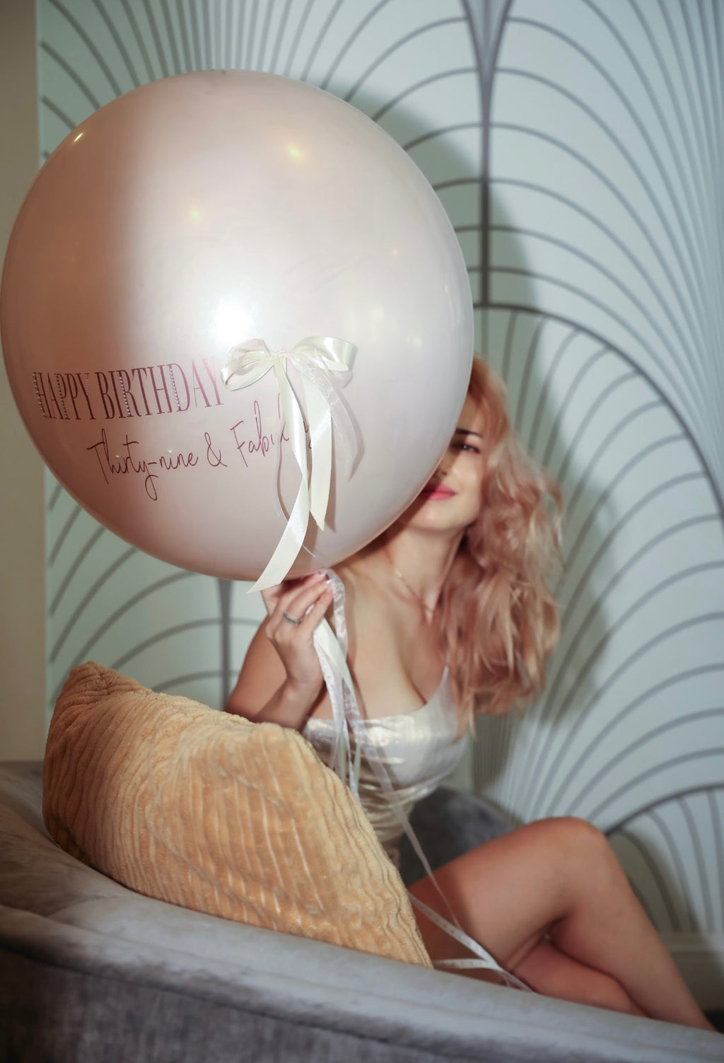 🎀 Giant Birthday Balloon