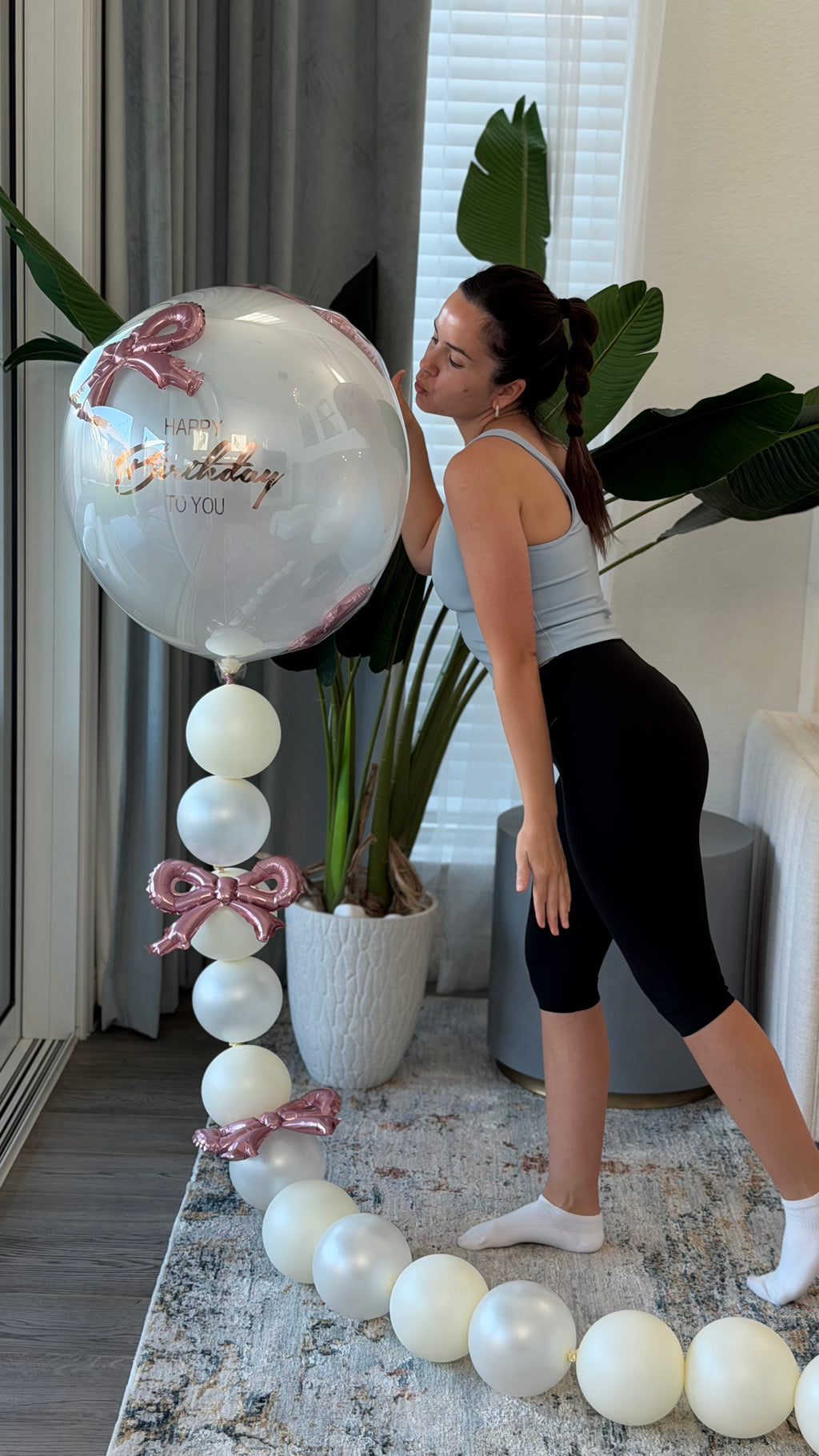 🎀 Birthday Bow Bubble Balloon – Luxury Floor Display